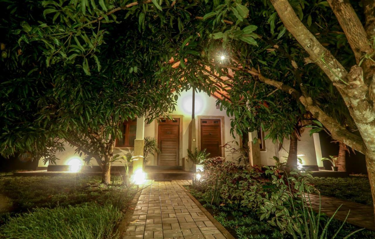 Subaseth Villa Anuradhapura Buitenkant foto