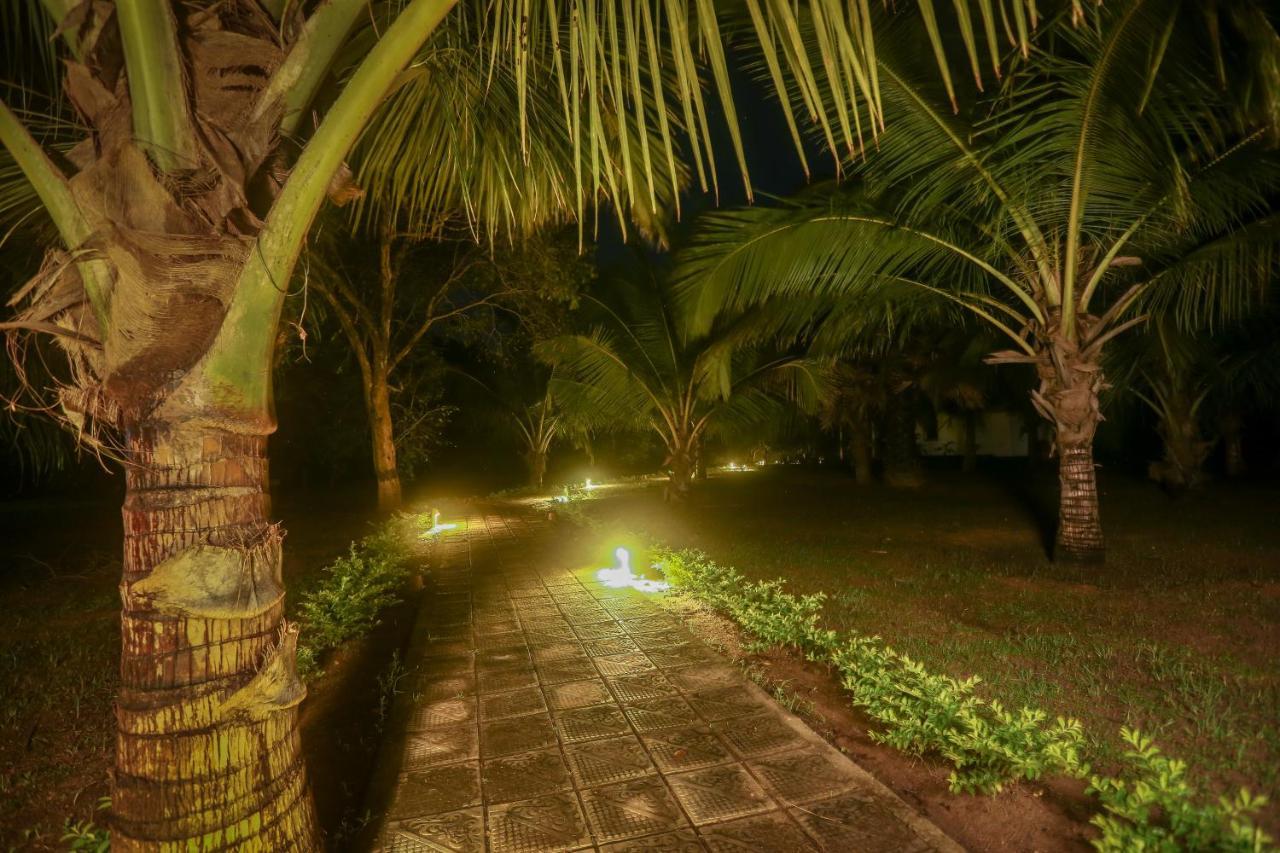 Subaseth Villa Anuradhapura Buitenkant foto