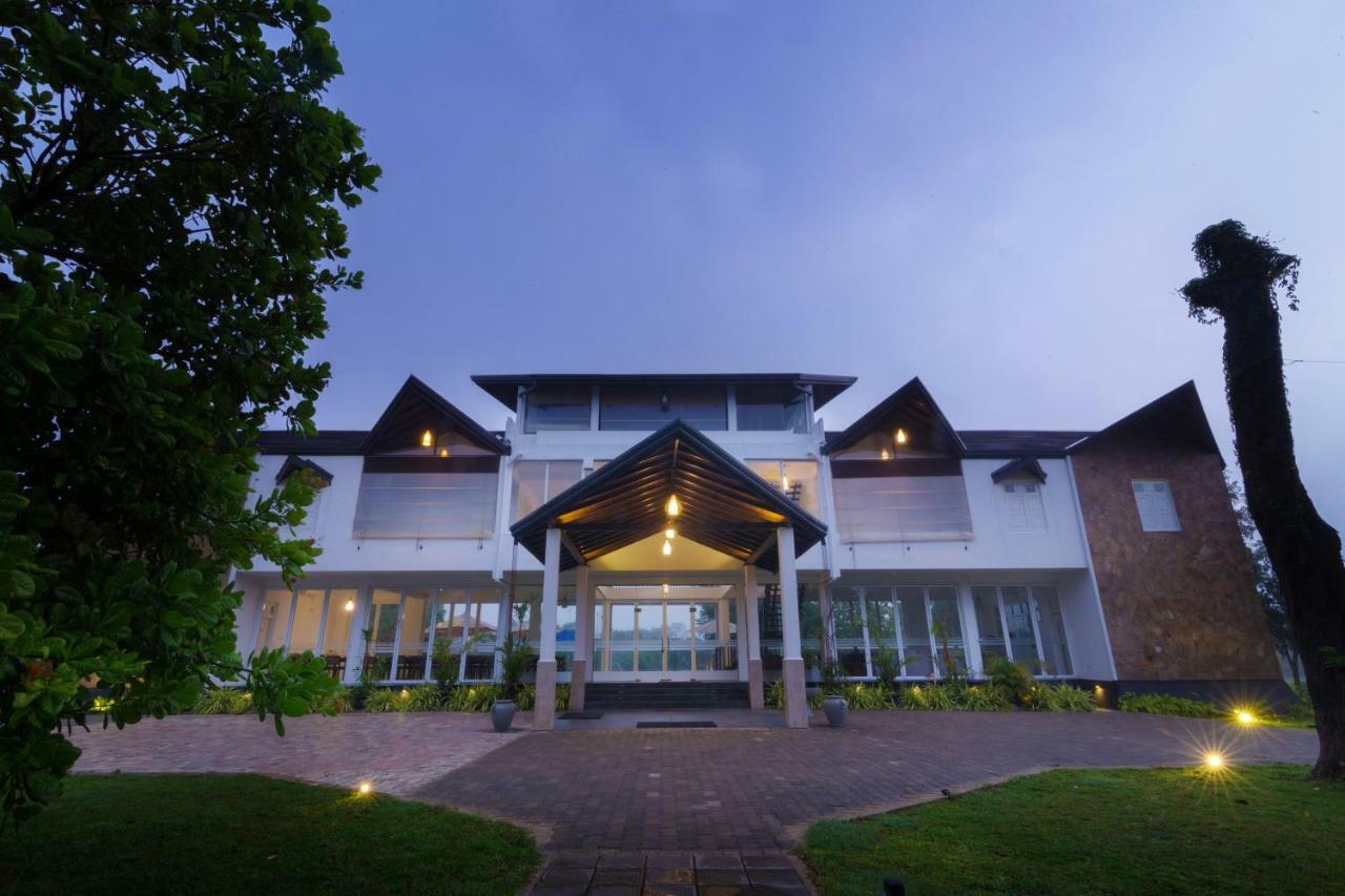 Subaseth Villa Anuradhapura Buitenkant foto